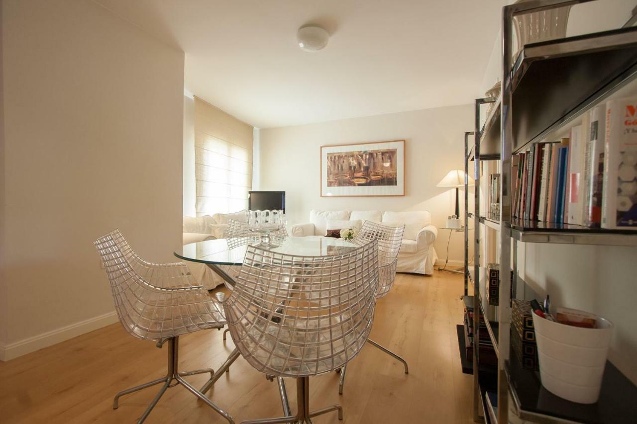 Medina Apartment And Parking Historical Center Seville Exterior photo