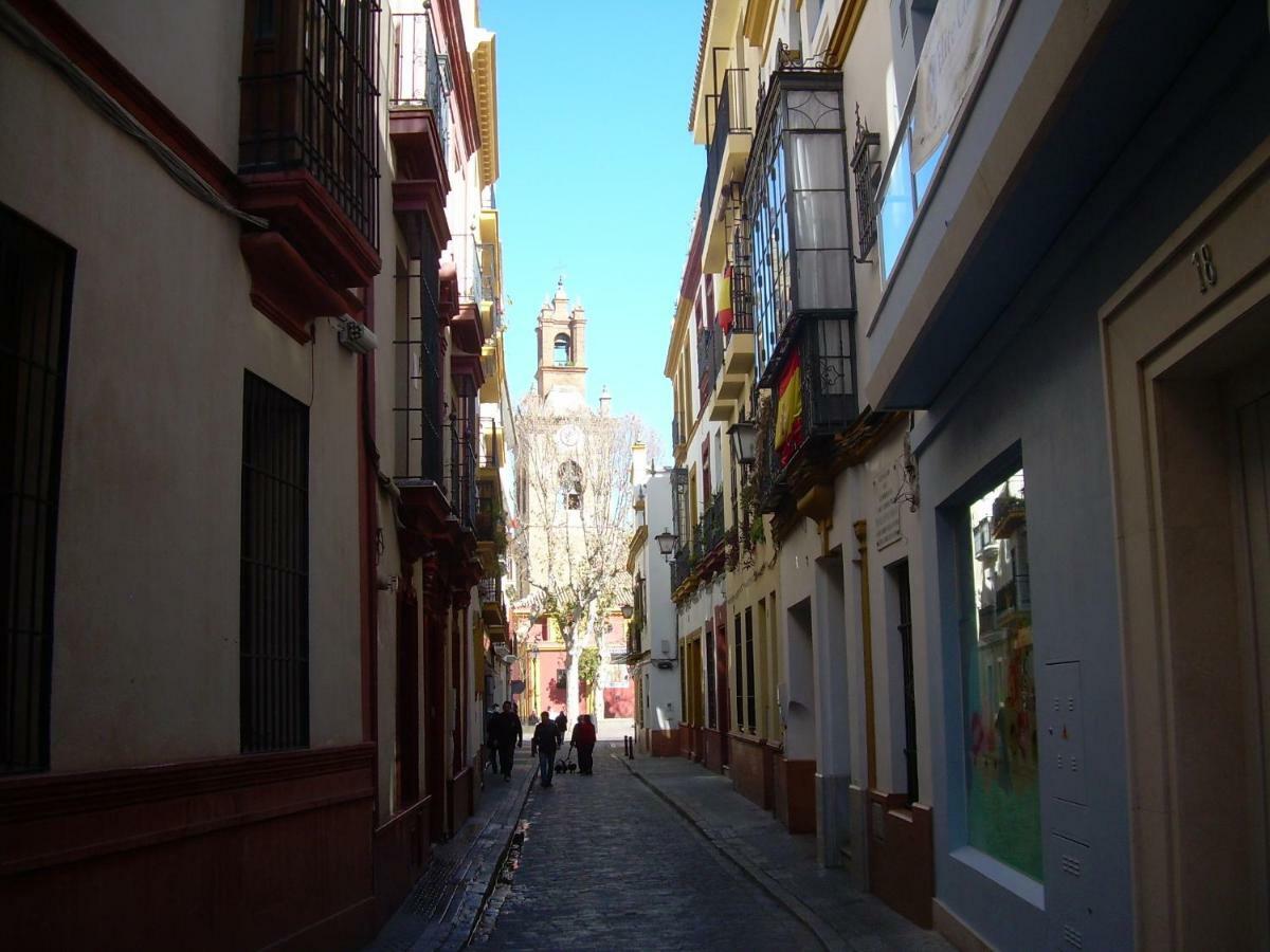 Medina Apartment And Parking Historical Center Seville Exterior photo