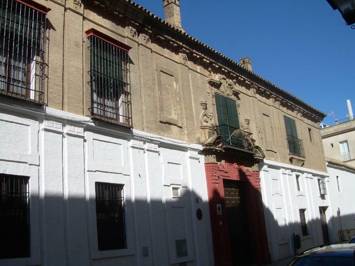 Medina Apartment And Parking Historical Center Seville Exterior photo