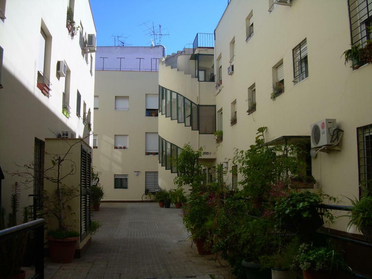 Medina Apartment And Parking Historical Center Seville Exterior photo