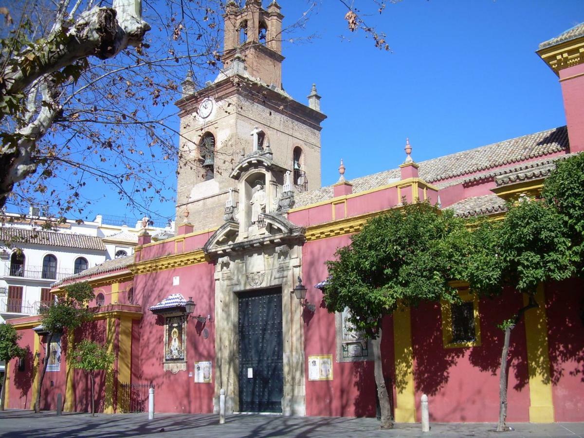 Medina Apartment And Parking Historical Center Seville Exterior photo